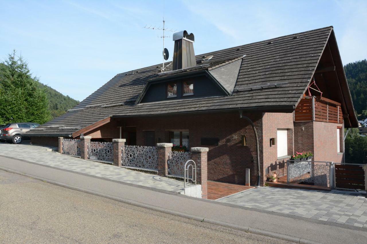 Апартаменты Haus Krick Альпирсбах Экстерьер фото